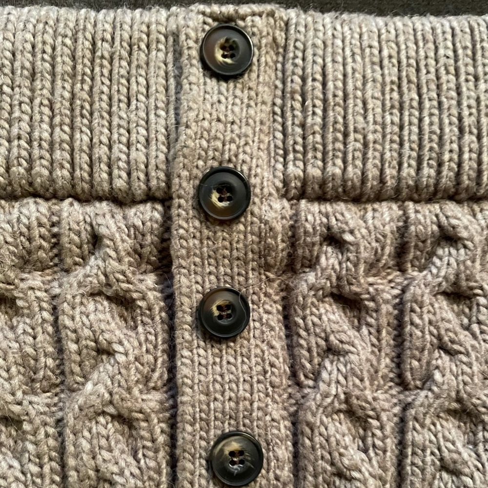 High-waisted knit bottoms. - Picture 5 of 5